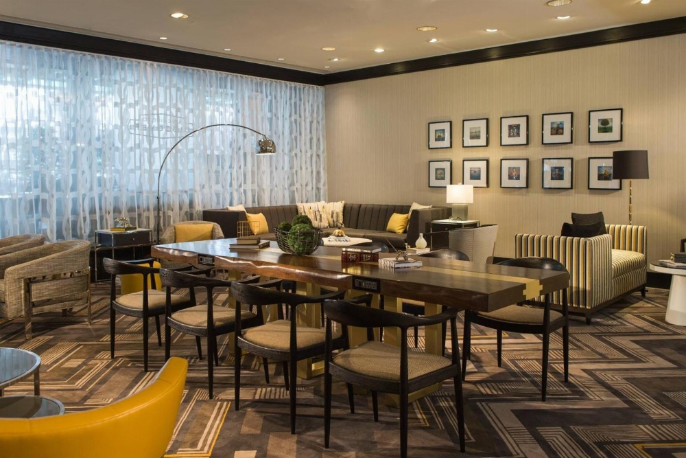 Renaissance by Marriott Baltimore Harborplace Hotel