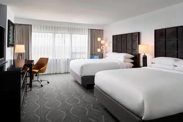 Renaissance by Marriott Baltimore Harborplace Hotel image 10